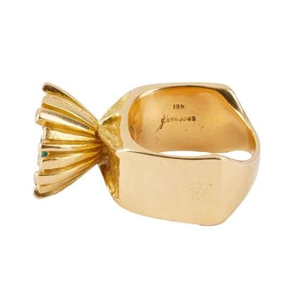 ARMAND BROCHARD
Armand Brochard ring in 18K...