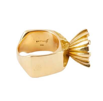 ARMAND BROCHARD
Armand Brochard ring in 18K...