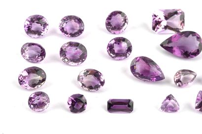 AMÉTHYSTE / AMETHYST
Lot d'améthystes naturelles...