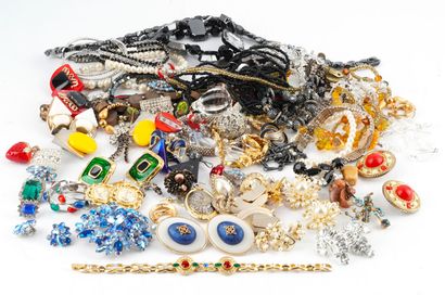 FANTAISIE / COSTUME
Lot de bijoux fantaisie...