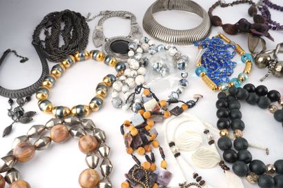 FANTAISIE / COSTUME
Lot important de bijoux...