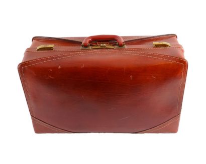 MAJESTIC
Valise Majestic en cuir marron,...