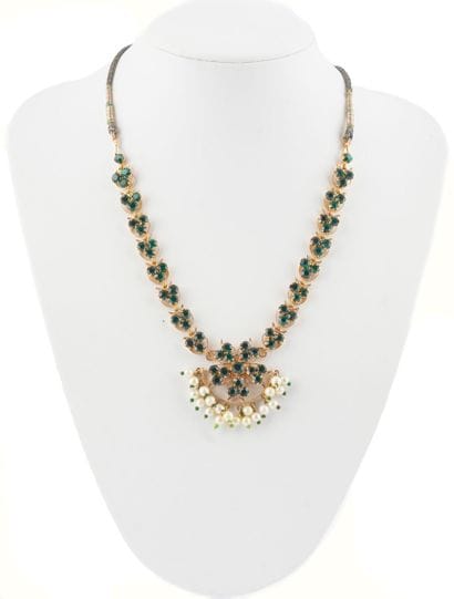 20K GOLD
20K yellow gold necklace set with...