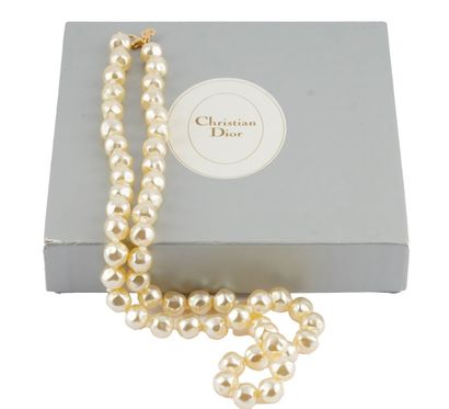 CHRISTIAN DIOR
Collier Christian Dior composé...