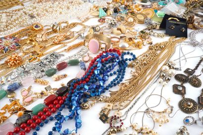 FANTAISIE / COSTUME
Lot de bijoux fantaisie...