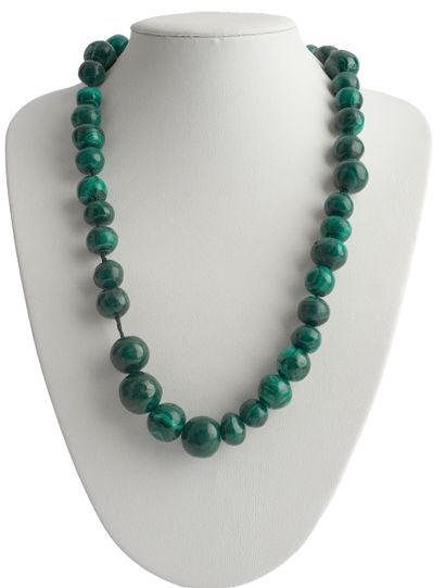 MALACHITE/ MALACHIT
Collier composé de perles...