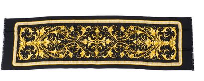 VERSACE
Foulard Versace en soie 100%.
Dimensions:...