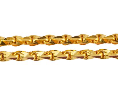 20K GOLD
20K yellow gold chain with fancy...