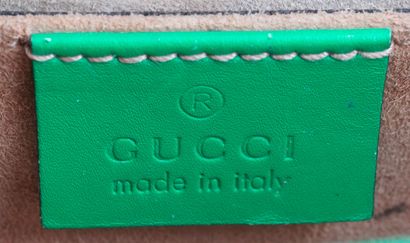 GUCCI SYLVIE
Sac Gucci Sylvie à bandoulière...