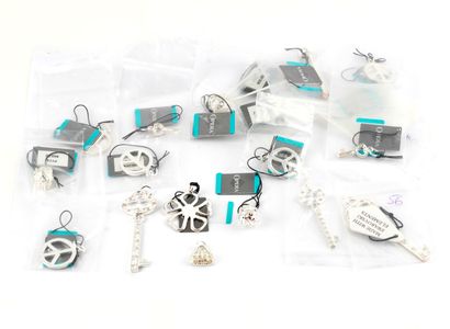 PENDENTIFS ARGENT PLAQUÉ 
Important lot composé...