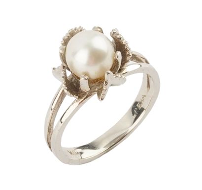 OR 10K, PERLE / 10K GOLD, PEARL
Bague en...