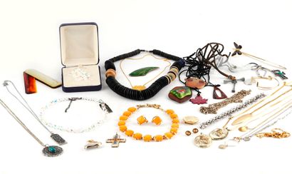 FANTAISIE / COSTUME
Lot de bijoux fantaisie...