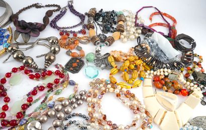 FANTAISIE / COSTUME
Lot important de bijoux...