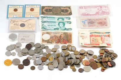 MONNAIES DU MONDE / WORLD CURRENCY
Lot de...