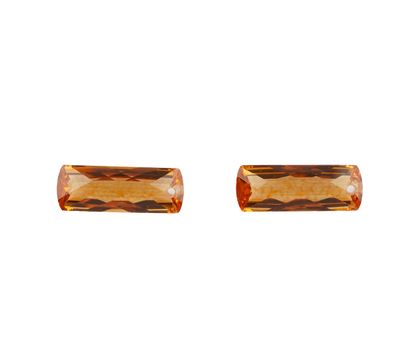 CITRINE 31.5CT
Lot comprising 2 heated natural...