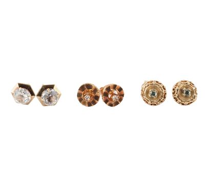 OR 10K / 10K GOLD
Lot comprenant 3 paires...