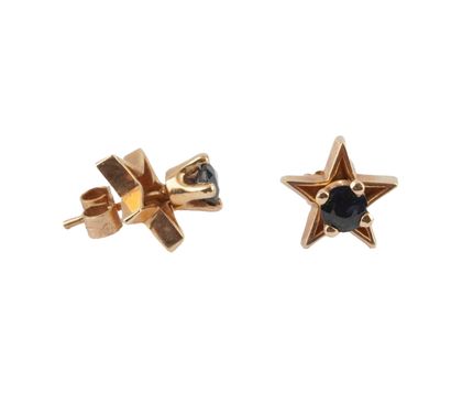 OR 10K / 10K GOLD
Boucles d'oreilles en or...