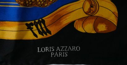 LORIS AZZARO
Carré Loris Azzaro en soie 100%.
Dimensions:...