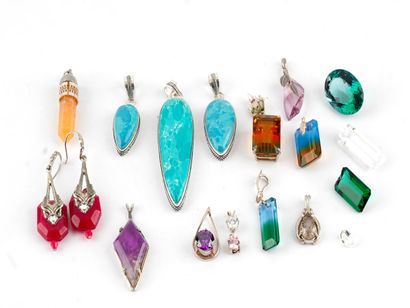 PENDANTS
Lot including silver pendants set...