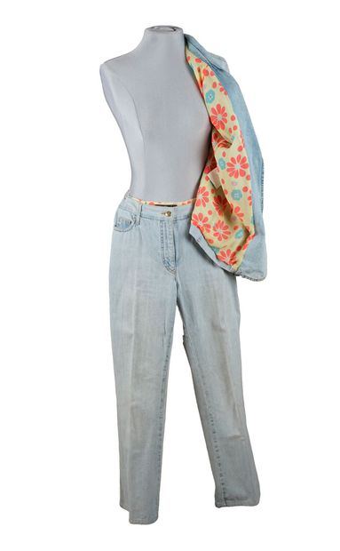 FENDI
Veste et pantalon Fendi en jeans bleu...