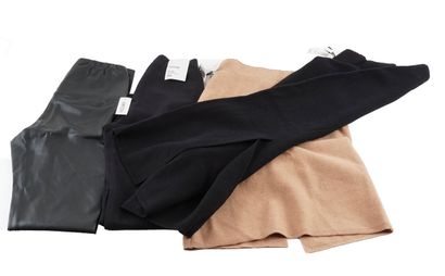 BABATON
Deux jupes en laine et un pantalon...