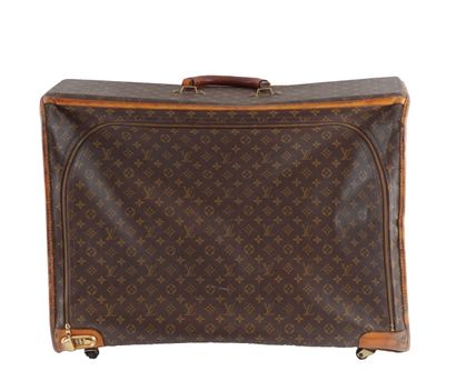 LOUIS VUITTON
Valise Louis Vuitton en toile...