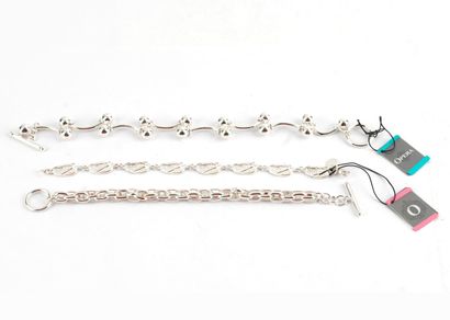 BRACELETS, ARGENT / SILVER
Lot co comprenant...