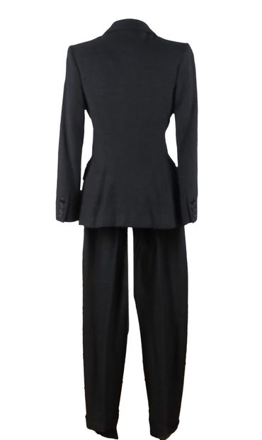 YVES SAINT LAURENT
Veste et pantalon Yves...