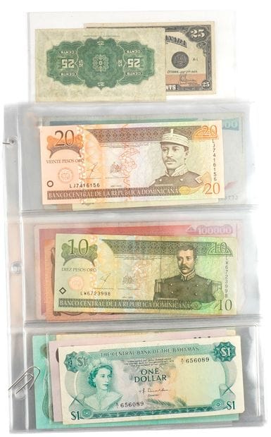 BILLETS DU MONDE
Lot de vingt-six billets...
