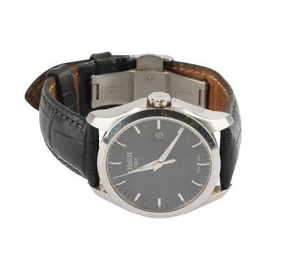 TISSOT
Montre Tissot T035410A en acier, boîtier...