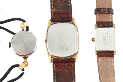 MONTRES / WATCHES
Lot de montres comprenant:
-...