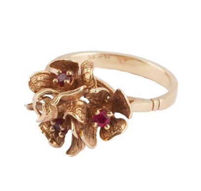 OR 10K / 10K GOLD
Bague en or jaune 10K stylisant...