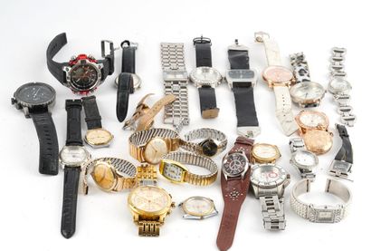 MONTRES / WATCHES
Lot comprenant plusieurs...