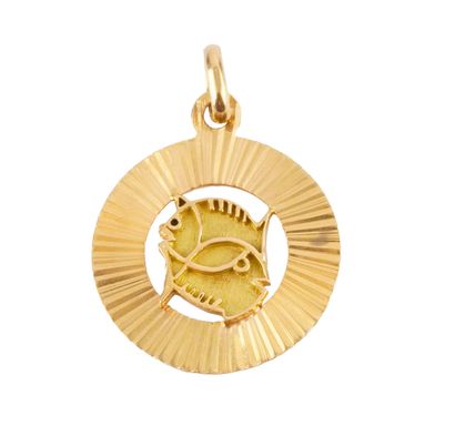 18K GOLD
Round pendant in 18K yellow gold.
Gross...