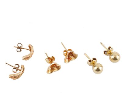 OR 10K / 10K GOLD
Trois (3) paires de boucles...