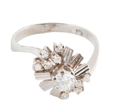 18K GOLD, DIAMONDS
18K white gold ring set...