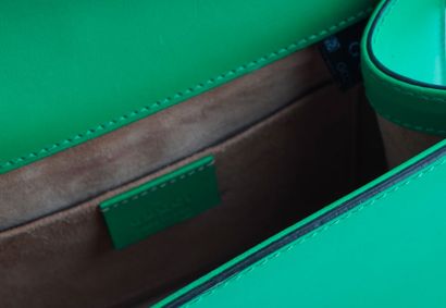 GUCCI SYLVIE
Sac Gucci Sylvie à bandoulière...
