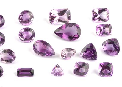 AMÉTHYSTE / AMETHYST
Lot d'améthystes naturelles...