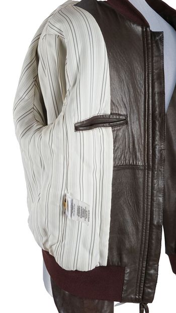 LA MARTINA
Blouson en cuir d'agneau, couleur...