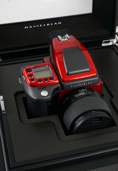 HASSELBLAD 4HD 40 FERRARI CAMERA

Hasselblad...