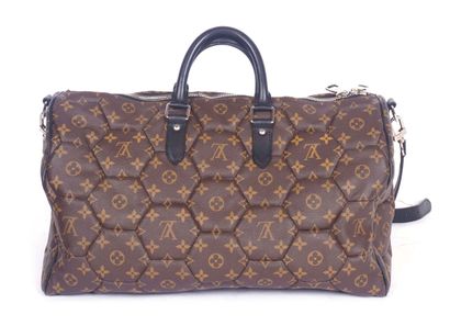 LOUIS VUITTON HEXAGON NEO SPORTY
Louis Vuitton...