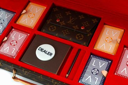 LOUIS VUITTON - GAME CASE, CARTES

Louis...