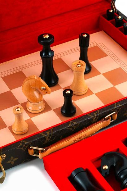 LOUIS VUITTON - GAME CASE, CHESS

Louis Vuitton...