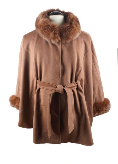 LORO PIANA
Loro Piana Poncho in caramel-colored...