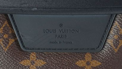 LOUIS VUITTON
Louis Vuitton rolling suitcase...