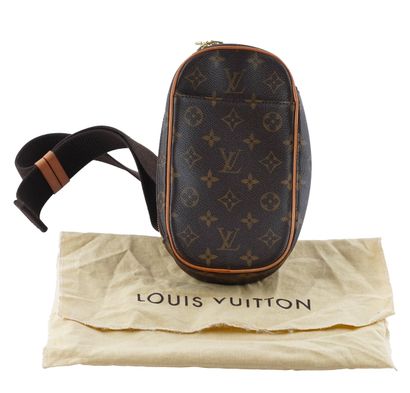 LOUIS VUITTON
Louis Vuitton Ganju Pouch belt...