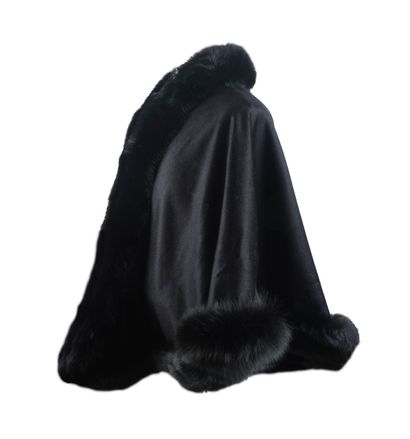 SAGAFURS
Sagafurs Poncho in black wool and...