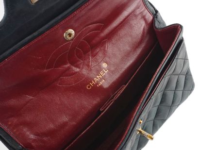 CHANEL
Chanel Timeless double shoulder bag...
