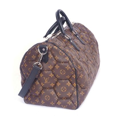 LOUIS VUITTON HEXAGON NEO SPORTY
Louis Vuitton...