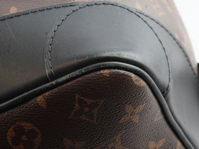 LOUIS VUITTON ECLIPSE
Louis Vuitton Eclipse...
